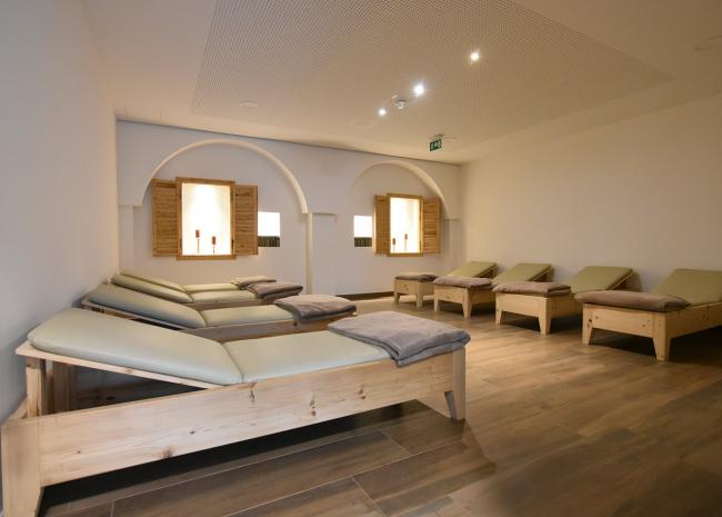 Charter house theme room