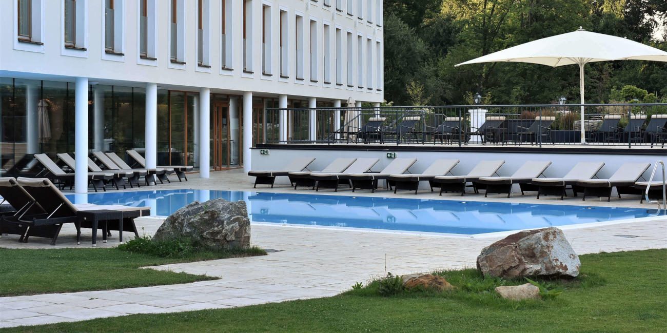 Outdoor pool01